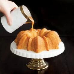 Nordic Ware Solera Bundt Tulband ø 25,5 Cm Gietaluminium Goudkleurig 7 Nordic Ware Solera Bundt Tulband ø 25,5 Cm Gietaluminium Goudkleurig -Keuken Benodigdheden 84237 solara bundt pour 1