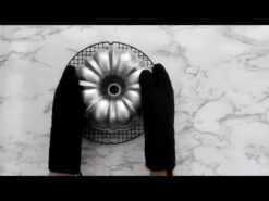 Nordic Ware Solera Bundt Tulband ø 25,5 Cm Gietaluminium Goudkleurig 9 Nordic Ware Solera Bundt Tulband ø 25,5 Cm Gietaluminium Goudkleurig -Keuken Benodigdheden hqdefault 22