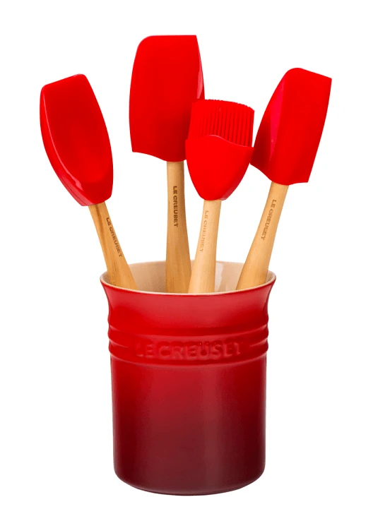 Le Creuset Pollepelpot Met 4 Premium Spatels Kersrood 5-delig 1 Le Creuset Pollepelpot Met 4 Premium Spatels Kersrood 5-delig