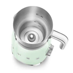Smeg 50's Style Elektrische Melkopschuimer 600 Ml Watergroen 9 Smeg 50's Style Elektrische Melkopschuimer 600 Ml Watergroen -Keuken Benodigdheden watergroen 2