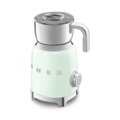 Smeg 50's Style Elektrische Melkopschuimer 600 Ml Watergroen 7 Smeg 50's Style Elektrische Melkopschuimer 600 Ml Watergroen -Keuken Benodigdheden watergroen 4