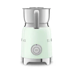 Smeg 50's Style Elektrische Melkopschuimer 600 Ml Watergroen 8 Smeg 50's Style Elektrische Melkopschuimer 600 Ml Watergroen -Keuken Benodigdheden watergroen 5
